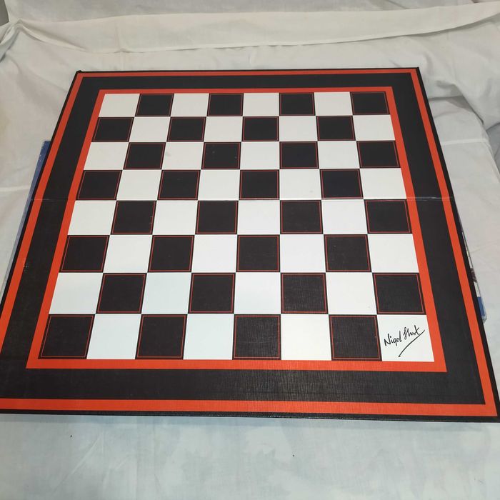 Подарунковий набір - Шахи від Найджела Шорта