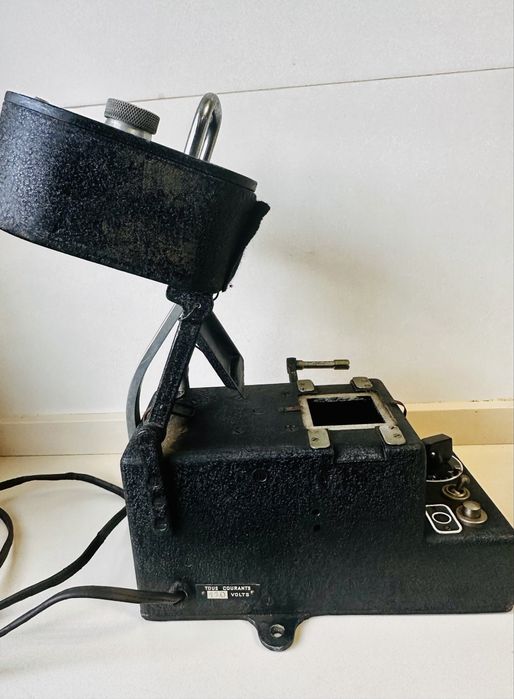 Antiga prensa elétrica de oficina Volomat Superconcact
