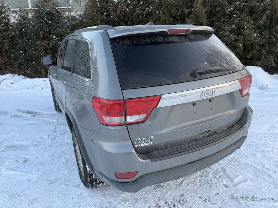 Jeep grand cherokee laredo 2013