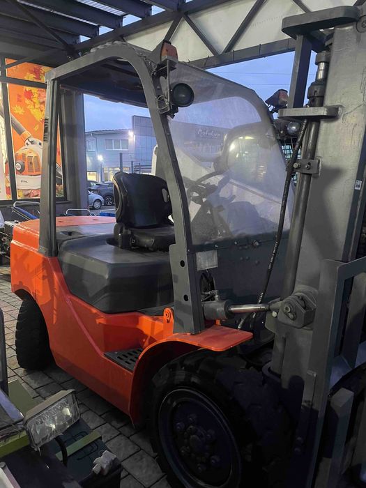 Навантажувач GOODSENSE б/у