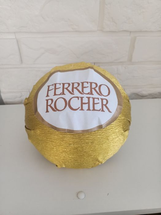 Ferrero,prezent,złoty