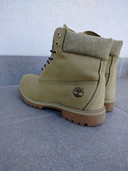 Buty Timberland Premium 6 Inch Boot A1PBA Khaki Nubuk Primaloft 44 W 10W Klasyk