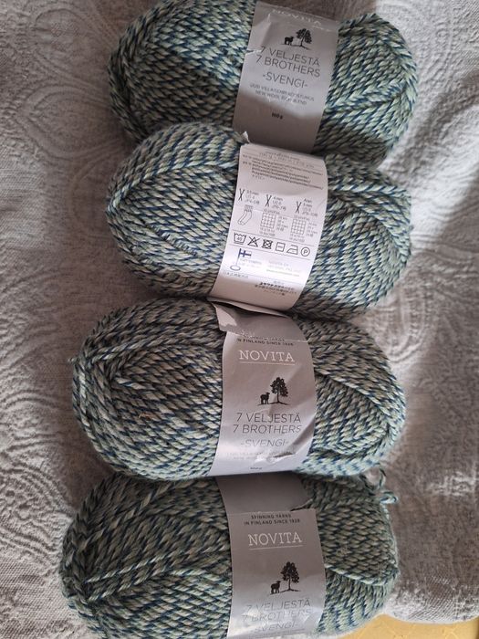 Vendo novelos de lã