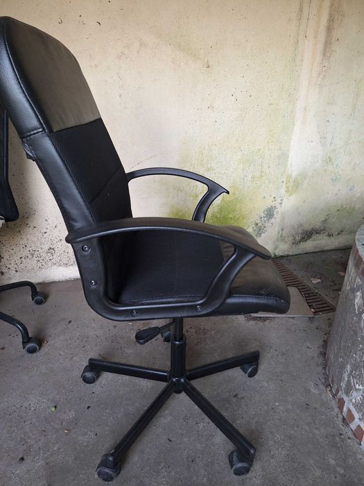 Cadeira escritório pele preta