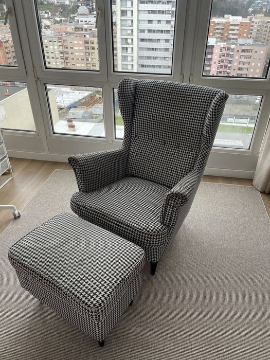 Poltrona e repousa-pés ikea STRANDMON
