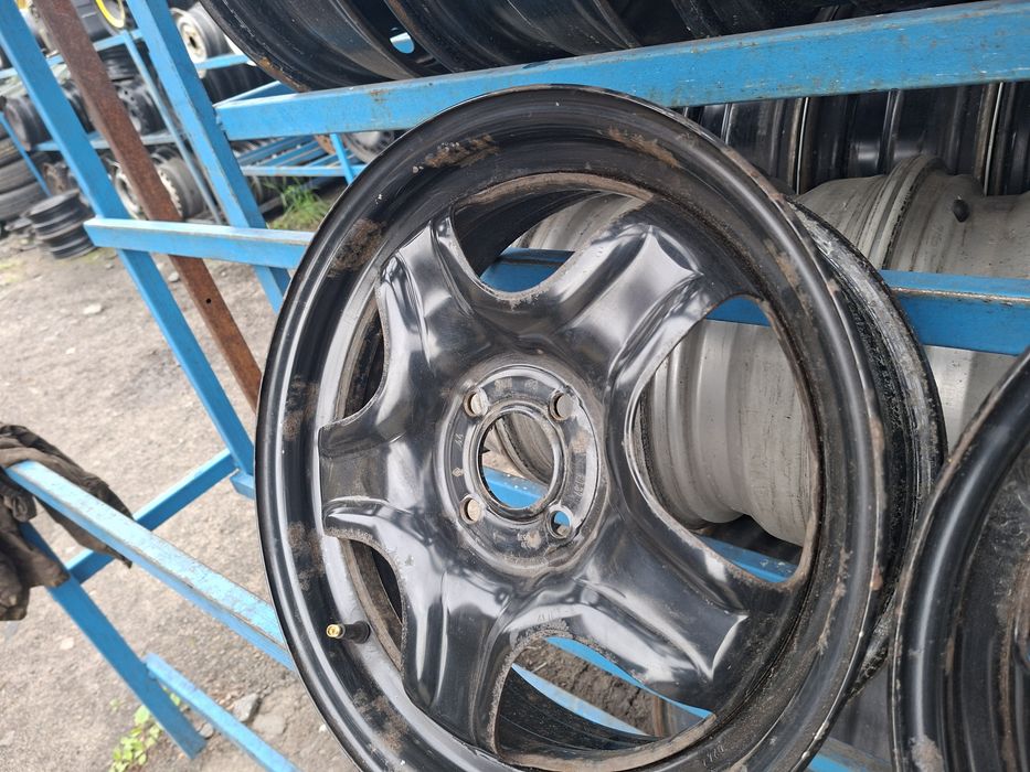 Диски структурні металеві з ковпаками 4/100 R16 6J ET37 Dacia Renault .