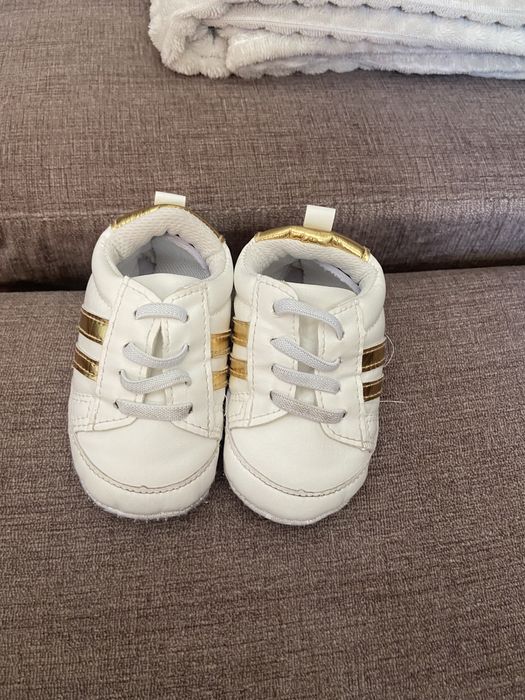 Tenis de bebe brancos