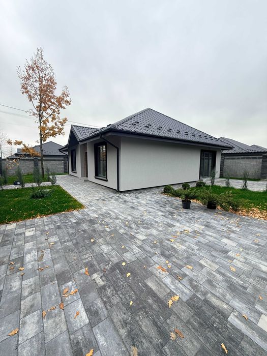 Продам Фасадний Будинок з Якісним Ремонтом. Газове Опалення.