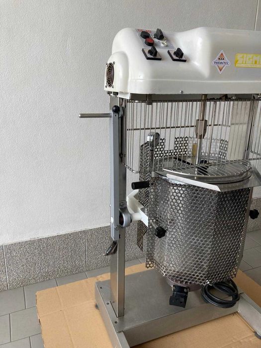 maquina planetária de cozer creme compotas marmelada pastelaria  a gás e eletricidade