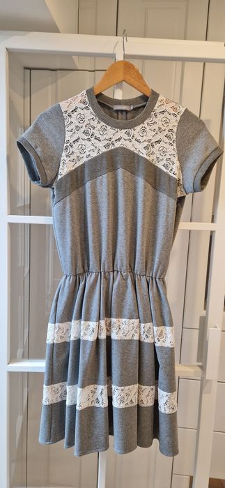 Manifiq&Co szara sukienka z koronką r.S