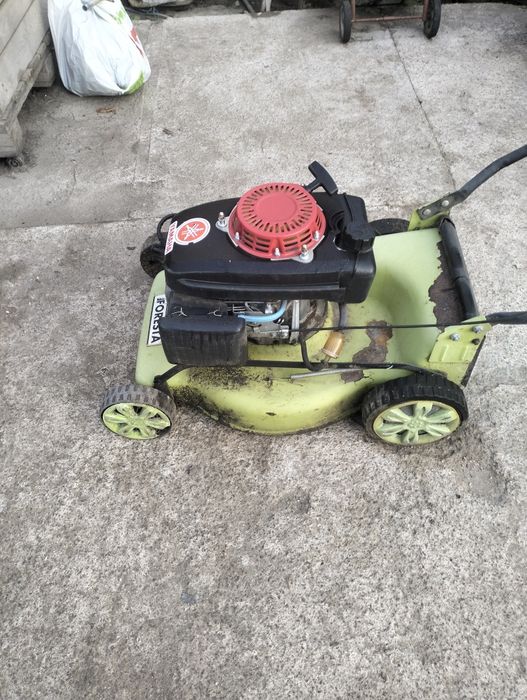 Газонокосарка фореста