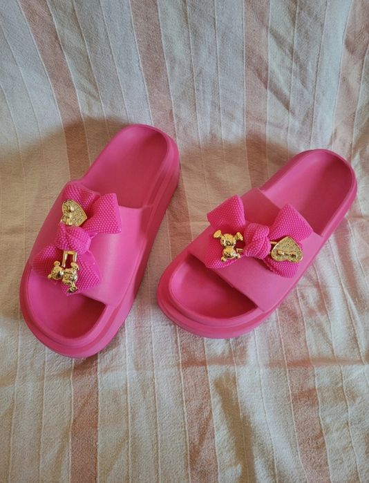 Chinelos abertos/slide 40-41