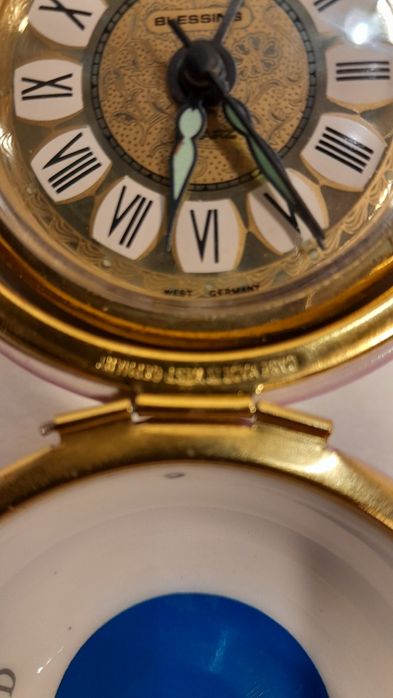 Zabytkowy budzik w stylu ACF Sevres.