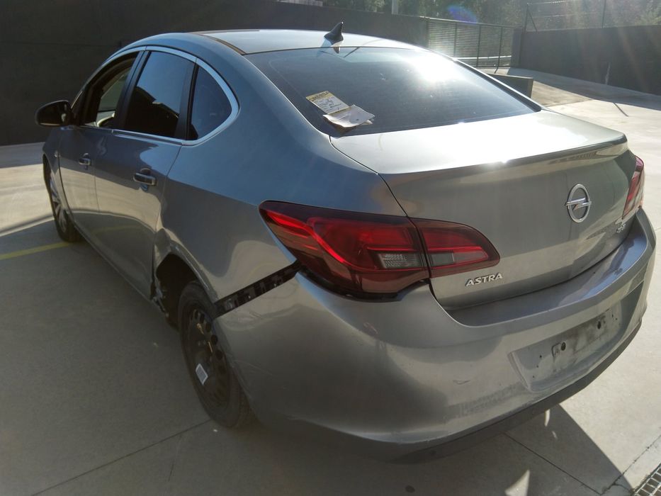 OPEL ASTRA J - 2013 - Para Peças
