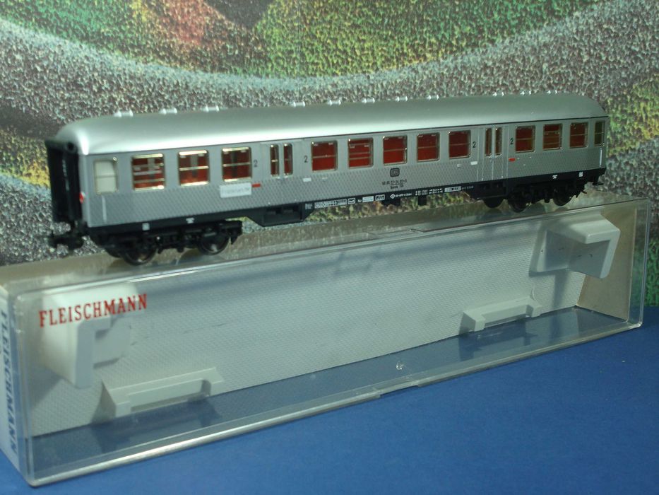 Fleischmann H0 5122 - Carruagem 2ª Classe "Silberling" "DB"/ Usado