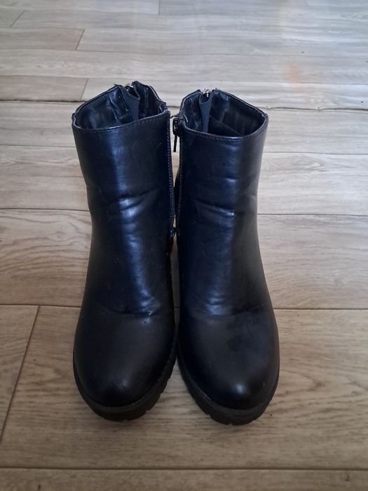 Ботіночки на каблучку 38 по стельці 24,5 см