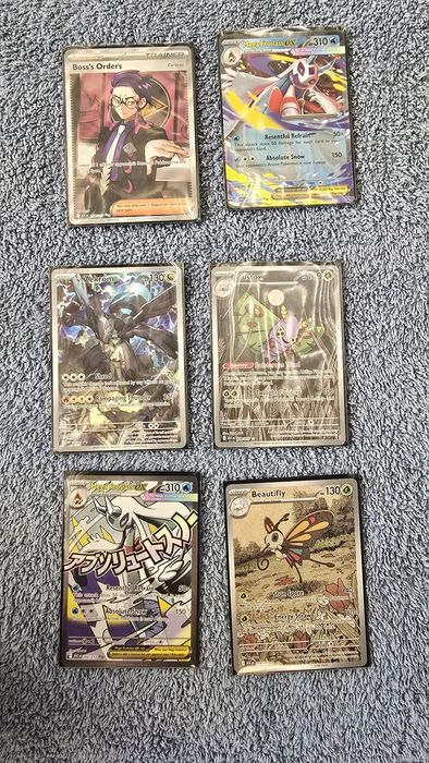 Conjunto de cartas pokémon