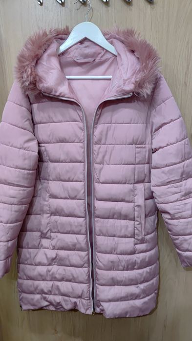 Różową długa kurtka zimowa kapturem Pepco