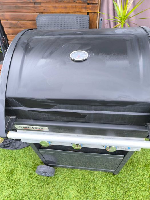 Barbecue a gás com 3 queimadores Campingaz