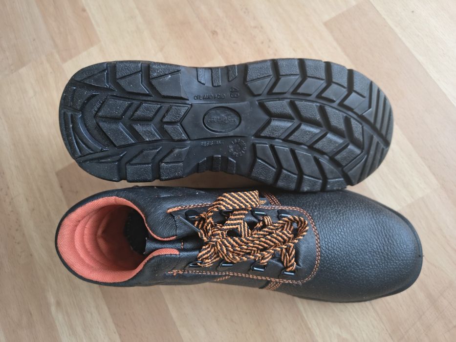 Nowe buty robocze r. 43