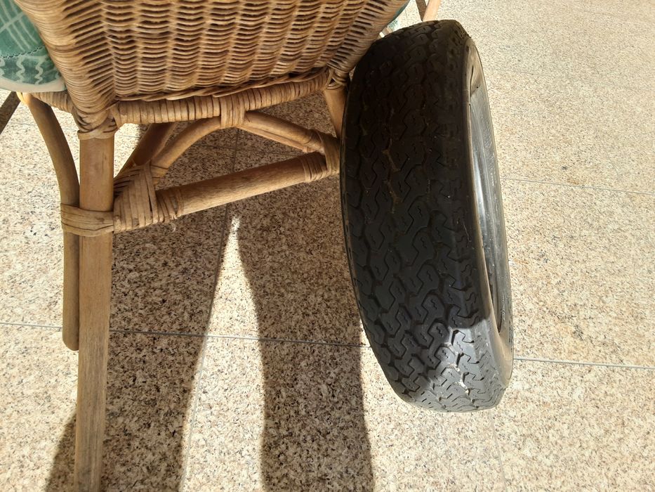 Vende 1 pneu remorque 4’ 50 10 bom estado
