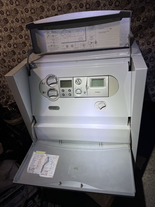 Напольний газовий котел VAILLANT VK 214/8-E разом із бойлером
