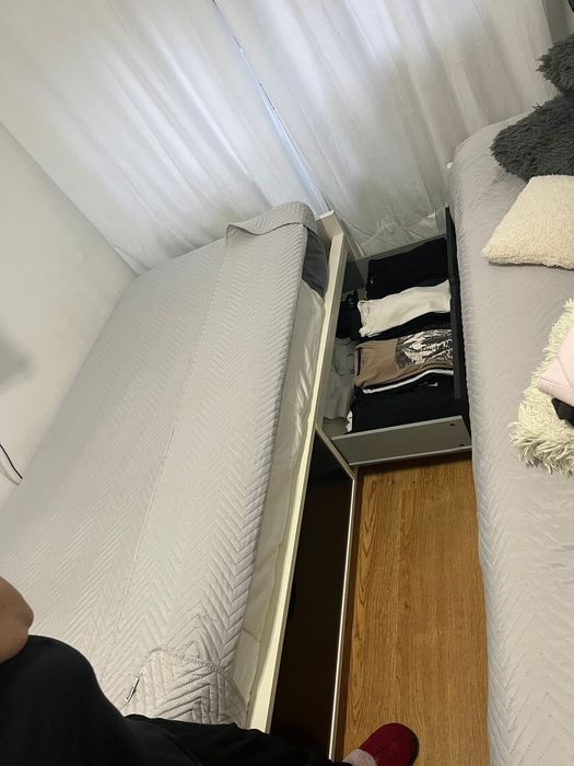 Uma Cama com Arrumação + 2 Gavetões Grandes | Bom Estado | 1 colchão