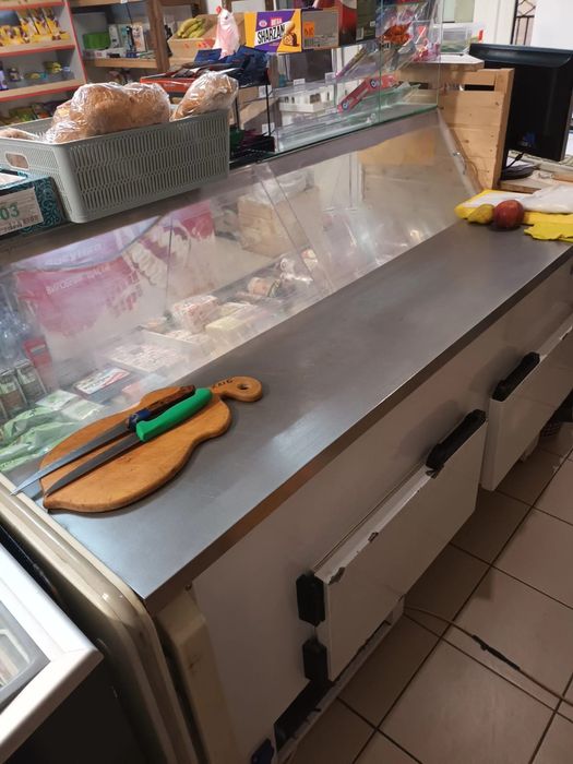 Холодильник вітрина