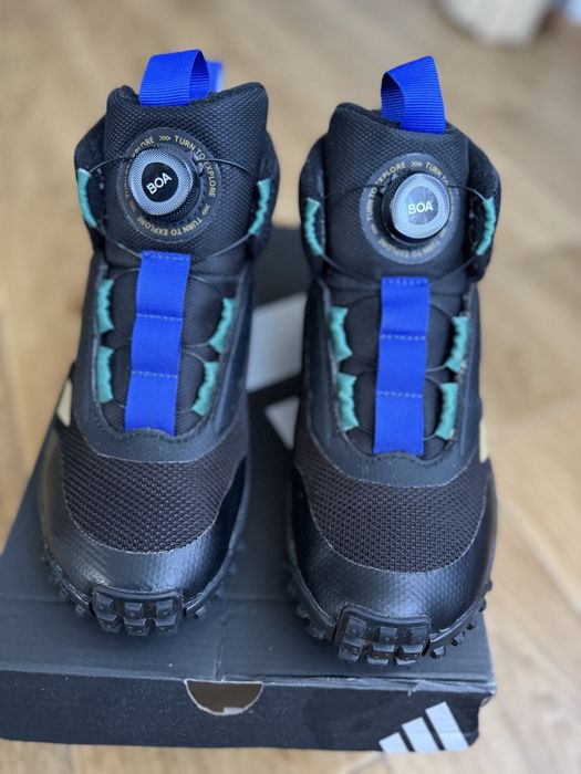 Продам зимние ботинки Adidas