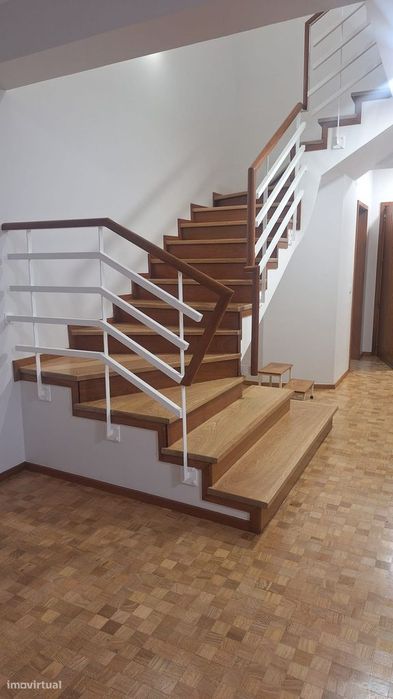 Apartamento T3 Duplex Renovado com Garagem | Ribeira Brava, Madeira