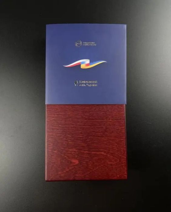 Набір із двох срібних монет “Дружба та братство - найбільше багатство”