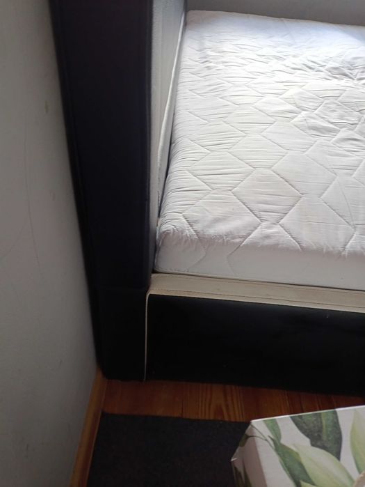 Łóżko kontynentalne 200x220 ze stelażem i materacem