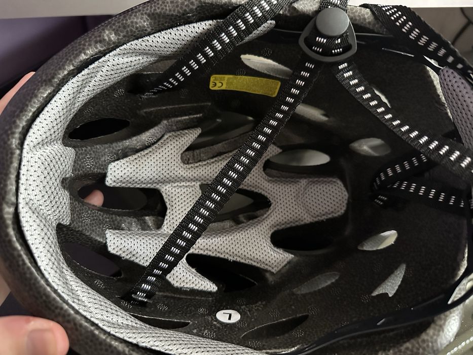 Шолом Велосипедний Дорослий Карбонового окрасу Шлем (Rozetka 1399грн)