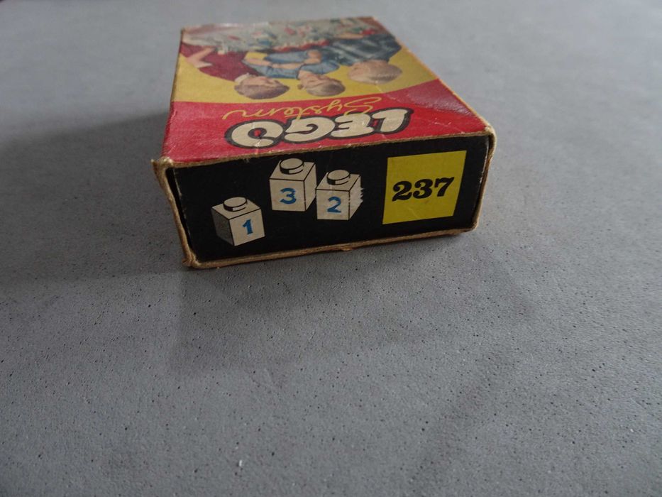 Caixa antiga Lego System 237 .