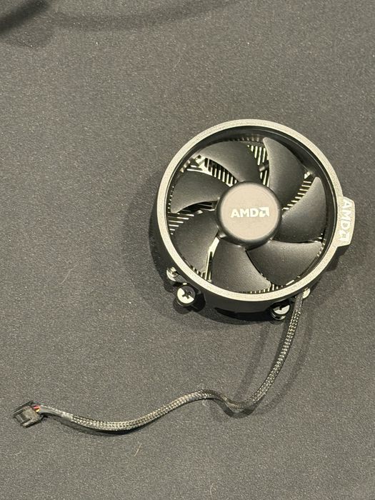 AMD Ryzen 5 3600 6C/12T + chłodzenie AMD AM4