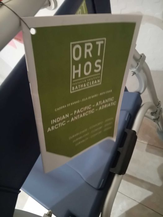 Cadeira de rodas para banho e wc