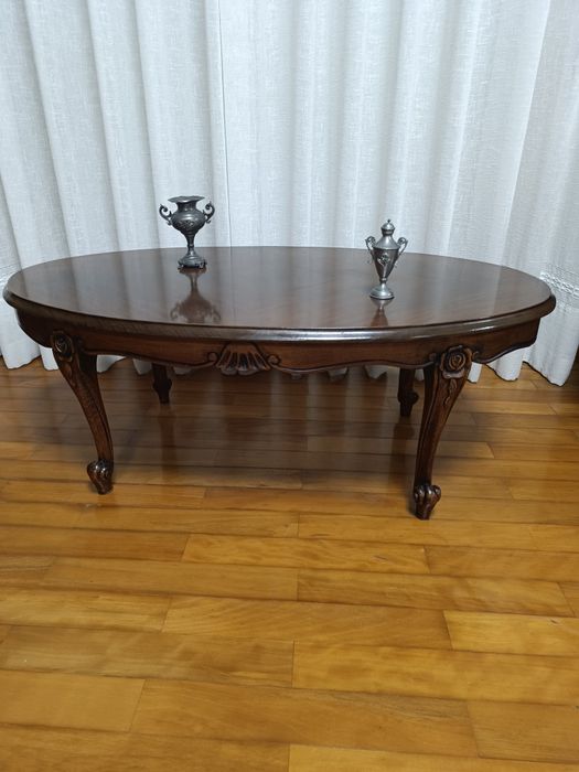 Mesa antiga de apoio ou de centro restaurada estilo Luís XV