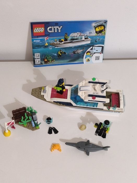Lego city 60221 Iate de mergulho 5 anos