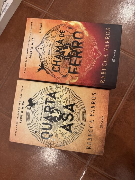 Coleção de livros- Quarta asa e Chama de Fogo