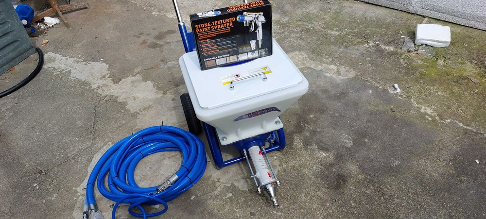 Máquina  de projectar cortiça, capoto e gessos