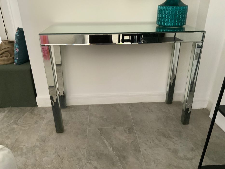 Consola espelhada da Area
