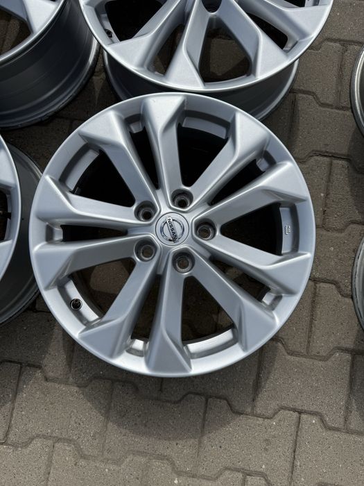 Felgi aluminiowe 5x114,3r17 nissan orginal