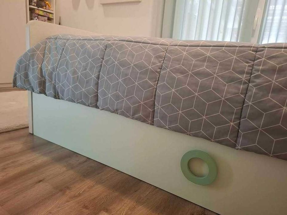 Cama de solteiro, com gavetão