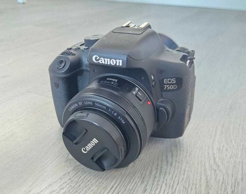 Canon EOS 750D + 2 lentes + bateria extra