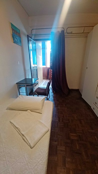 Quarto em Algés