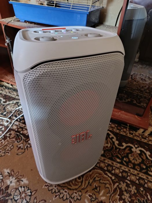 Продам колонка JBL 320 в идеальном состоянии
