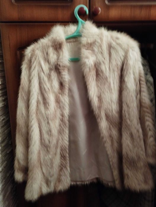 Полушубок натуральные хутро, накл. платіж розмір 52-54, нова,3800 грн