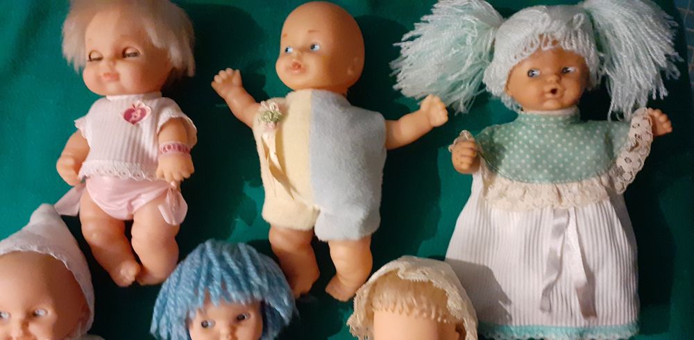 Bonecas e enxoval barriguitas, Famosa