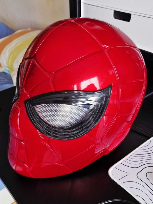 Capacete Eletrónico Marvel Legends Series Spider-Man