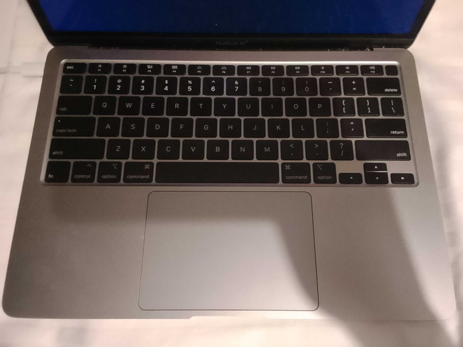 MacBook air Apple